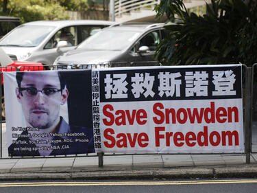 WikiLeaks нае американски адвокат на Сноуден