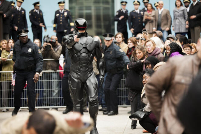 Първо в iNews: дебютният трейлър на "RoboCop"