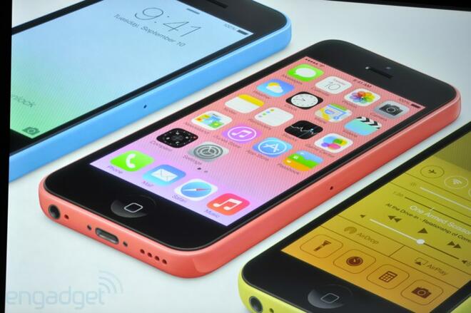 Евтиният iPhone 5C най-накрая е тук - първа информация и снимки