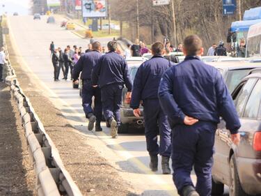 Обсъждат правото на допълнителен труд на полицаите