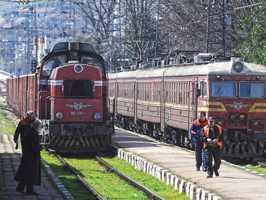 Два влака не тръгнаха от Пловдив заради недостиг на локомотиви