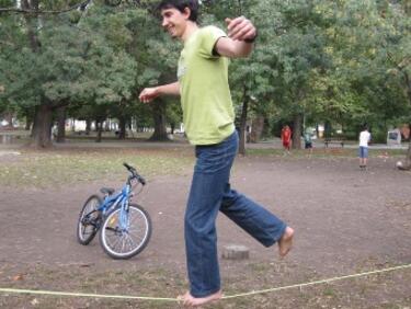 Как да освободим съзнанието си чрез Slacklining