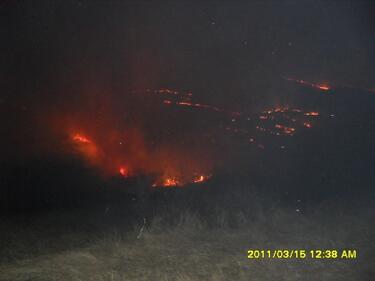 Голям пожар горя край вилната зона на Бургас