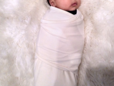 Ким Кардашиян инстаграмна бебето си