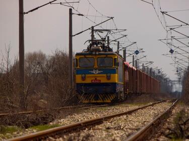 Влак прегази двама мъже край Батановци