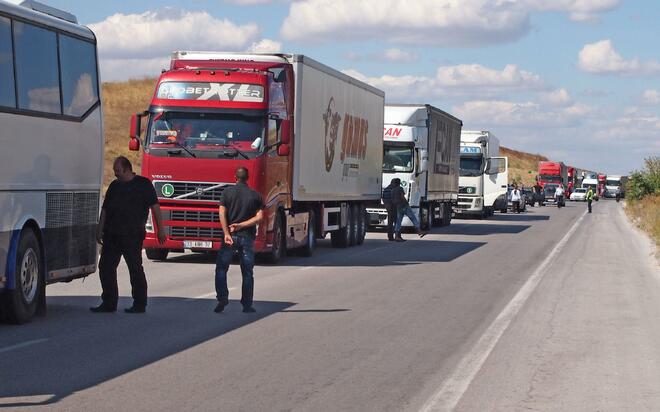 Прекратена е блокадата на границата от турска страна
