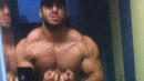 Малкият Стораро изкърти Facebook с мускулести снимки