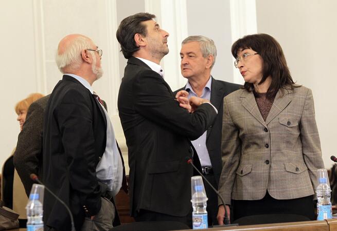 Какво решиха работодателите на Тристранка?