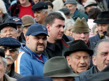 Замразяват възрастта за пенсиониране през 2014 г.