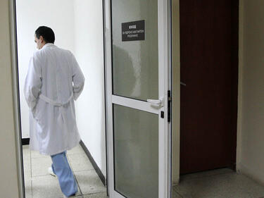 КНСБ настоява държавата да застрахова медицинските работници