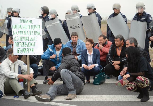 Протестиращи животновъди блокираха Карловското шосе