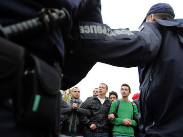 Напрежение около НС – протестиращи и полиция се сбиха