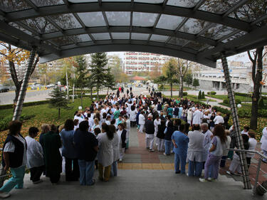 Лекарите отлагат протеста си