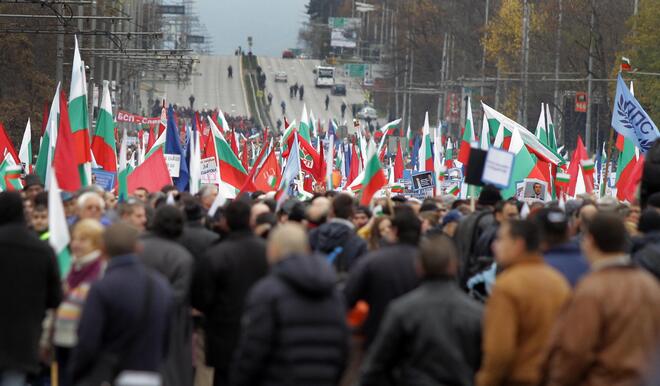 Хиляди подкрепят Орешарски в София, в Пловдив настъпва ГЕРБ