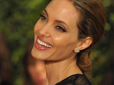 Анджелина Джоли - отново прелестна на червения килим