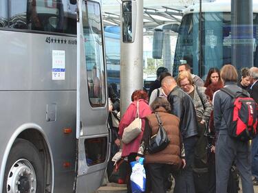 Автобусите спряха част от превозите от София към други градове 