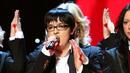 Победителка от "Евровизия" призна, че си пада по по-възрастни жени