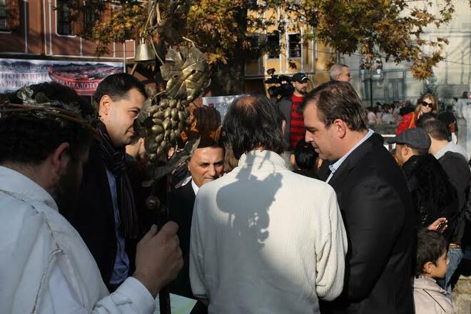 Фестивалът представя над 26 производители на вино.