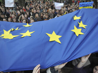 Украинците на протест срещу спирането на европейския път на Украйна