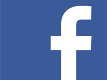 Учител остана без работа – псувал във Facebook