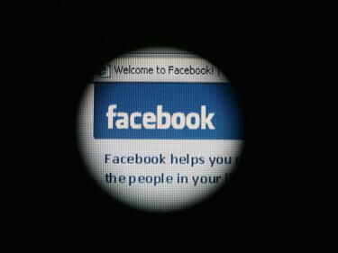 Facebook по-популярен от порно сайтовете