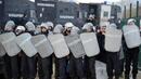 БНТ обсадена от жандармерия, железни ограждения и протестиращи 