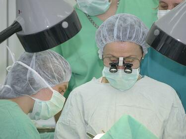 Успешна трансплантация на цяло лице в САЩ