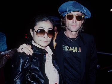 Йоко Оно отбеляза със светлини годишнина от сватбата си с Джон Ленън