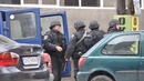 Полицаи и психолози чакат нападателят от Сливен да се предаде*
