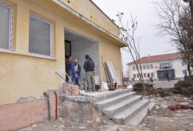 "Честита баня" на бежанците в Харманли