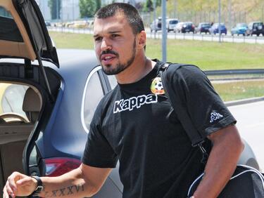 Валери Божинов подписва с Левски до дни