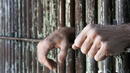 Оставка в кипърския затвор, заради обесилия се българин