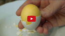 Магия! Как да си направите едновременно сварени и бъркани яйца. В черупки (ВИДЕО)