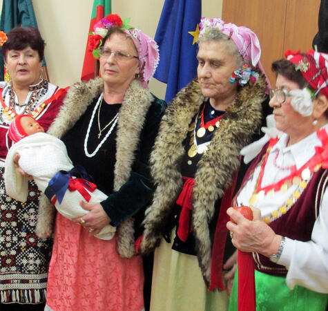 Как отпразнуваха Бабинден в страната
