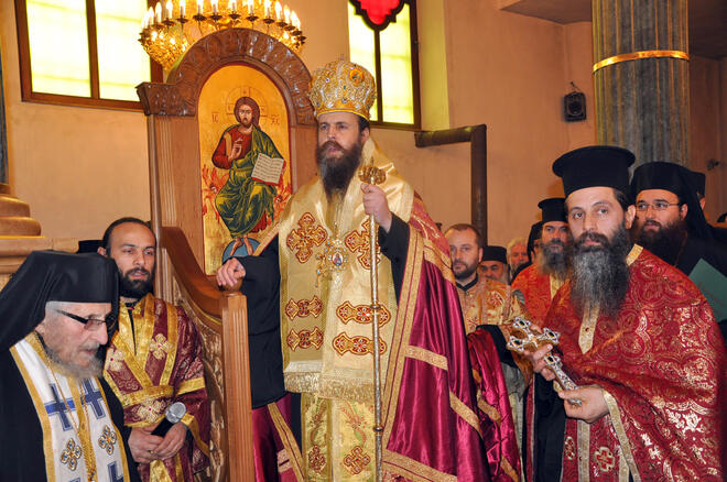 Серафим отслужи първата си архиерейска Света литургия (СНИМКИ)