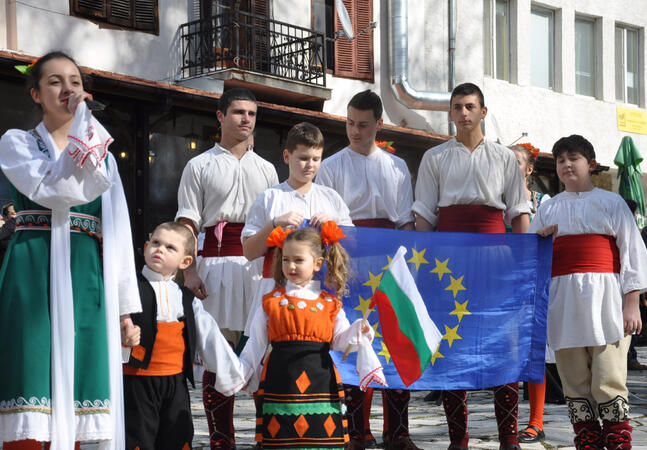 Руйно вино се лее в Мелник