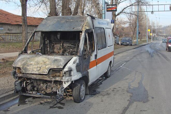 Линейка избухна в пламъци в Пловдивско