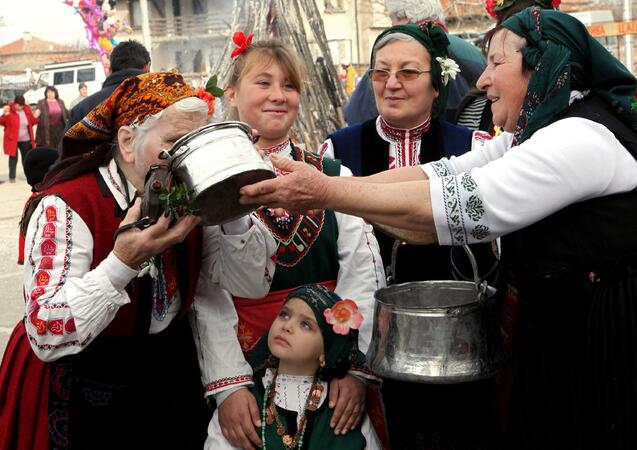 В село Царимир почетоха животните