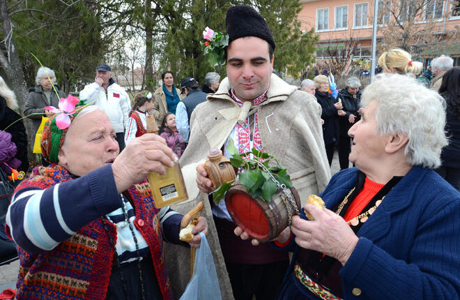 В село Царимир почетоха животните