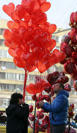 Сърца балони и любов във въздуха