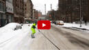 Младежът, който кара сноуборд по улиците на Ню Йорк (ВИДЕО)
