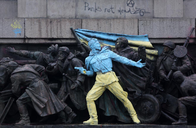 Братушките искат наказание за бояджиите на Паметника на Съветската армия