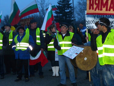 Русенци отново протестираха, затваряйки пътя Русе-Бяла (СНИМКИ)