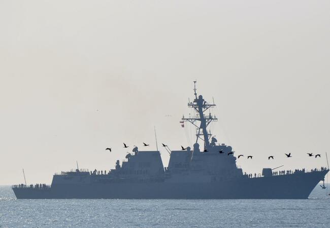 Боен кораб пристигна във Варна