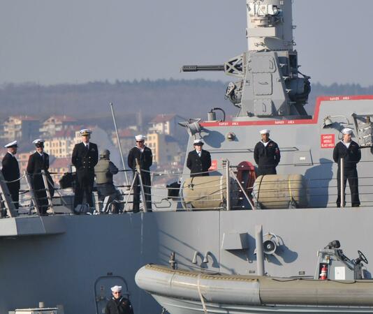 Боен кораб пристигна във Варна