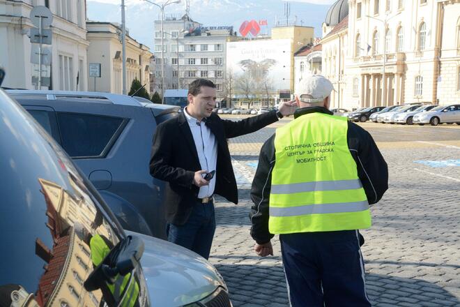 Депутатски автомобили пак се оказаха със скоби