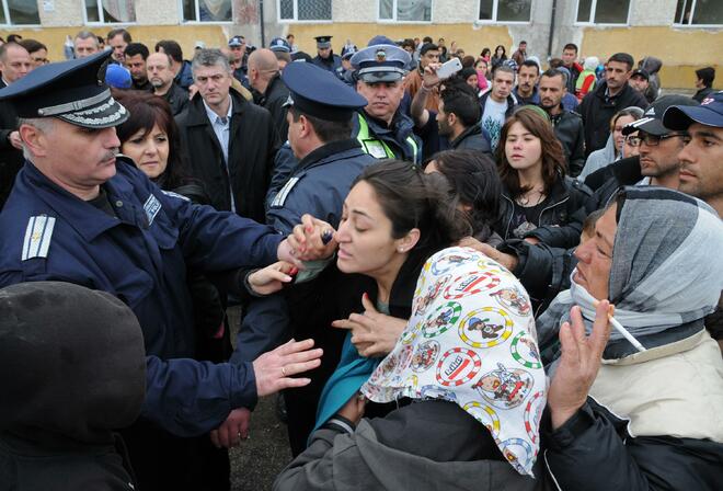 Или правим стратегия за бежанците, или Европа ни спира парите