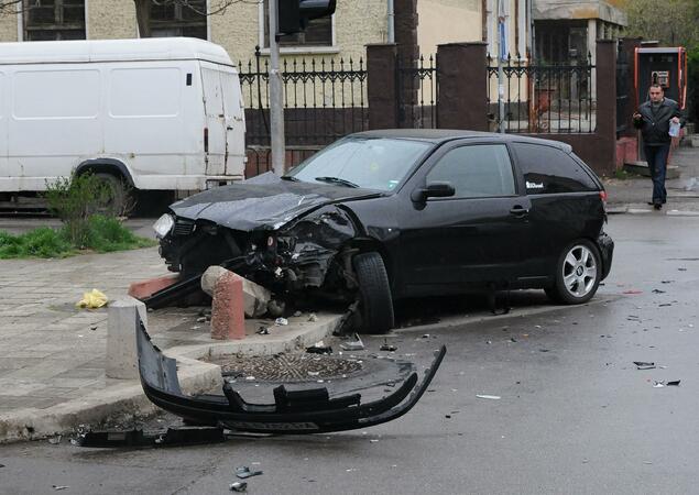 Майка и двете ѝ дъщери в "Пирогов" след катастрофата на бул. "Стамболийски"