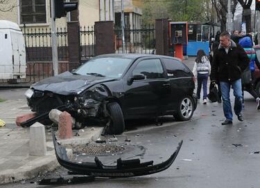 Майка и двете ѝ дъщери в "Пирогов" след катастрофата на бул. "Стамболийски"