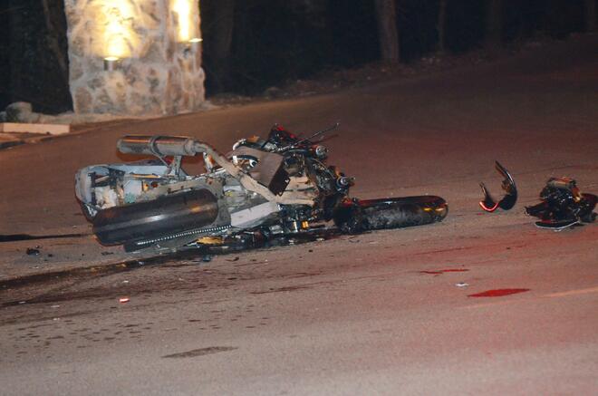 Моторист загина в зверска катастрофа в столицата (СНИМКИ)